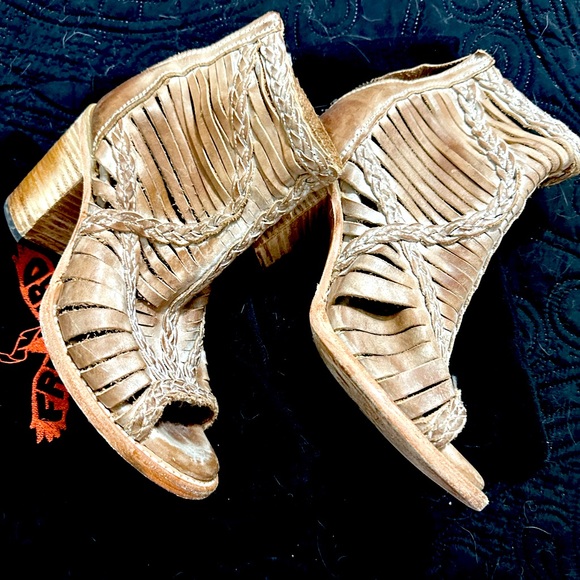 Freebird Bela size 8 - Picture 2 of 5